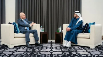 عبد الله بن زايد يبحث شراكات استراتيجية مع قادة دوليين في قمة الحكومات